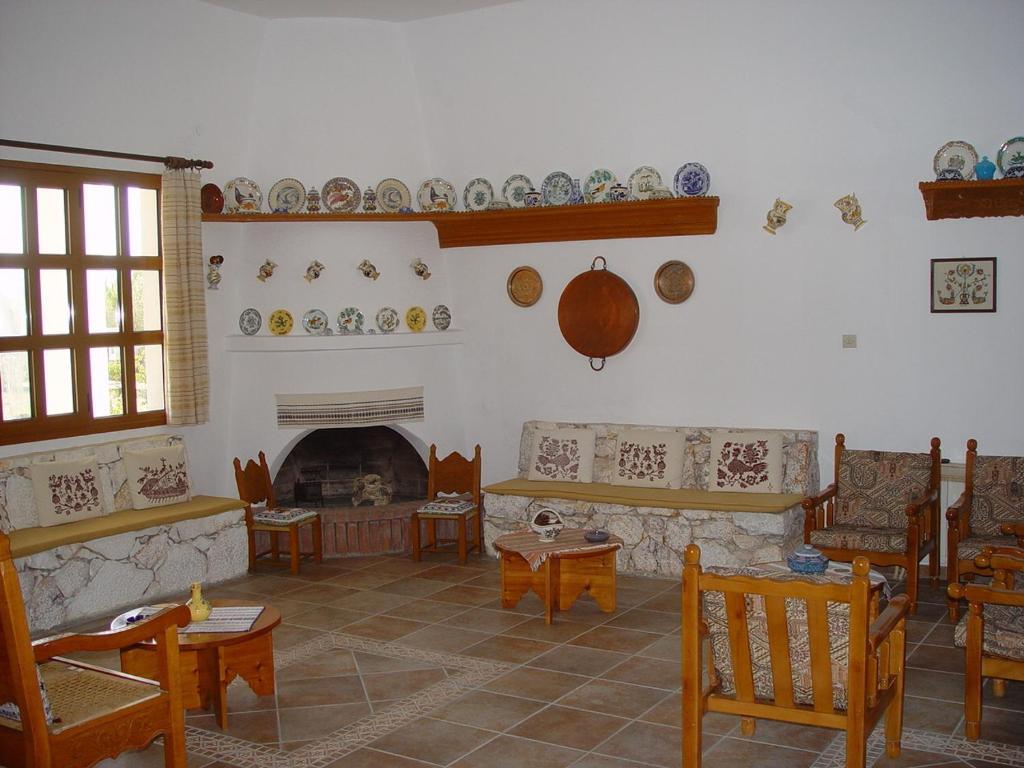 Hotel Angela Skyros Exterior photo